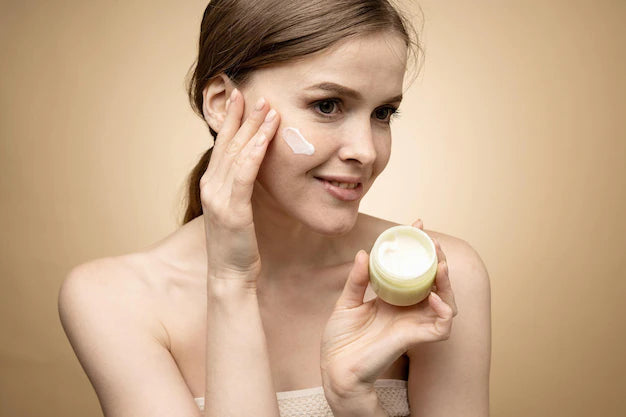 Best Face Cream for Oily Skin in Winter